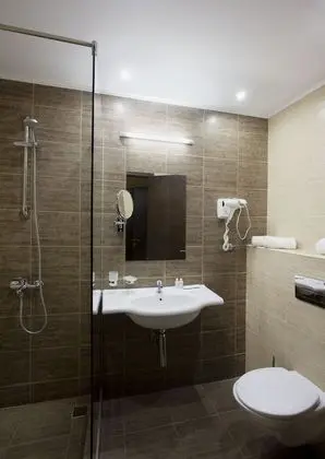 Standard Tek Büyük Yataklı Oda (Free Sauna, Steam Bath, Fitness)