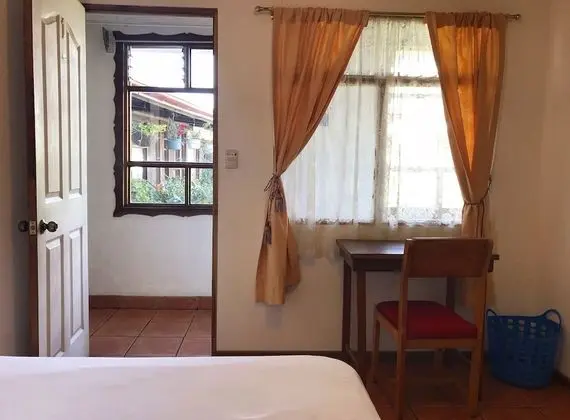 Tek Büyük Yataklı Oda, 1 Büyük (Queen) Boy Yatak, Ortak Banyo