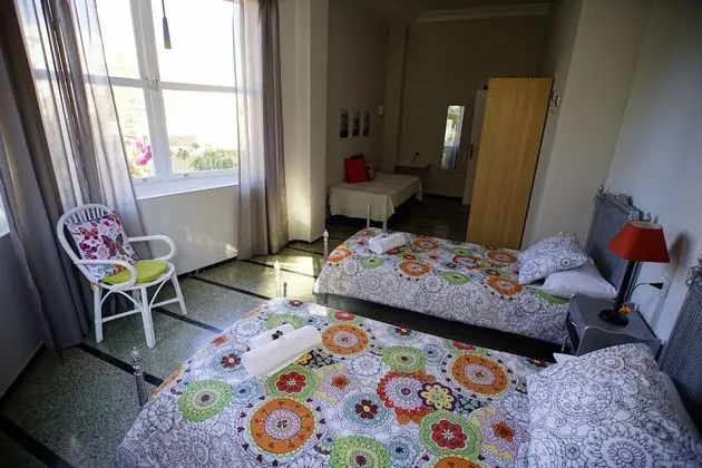 Üç Kişilik Oda, 3 Tek Kişilik Yatak, Ortak Banyo