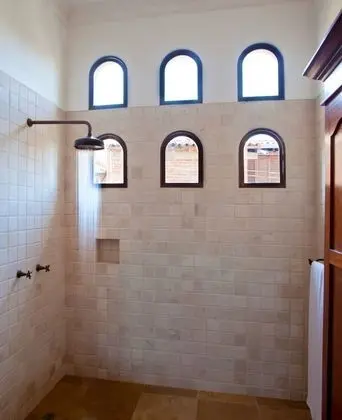 FLORA SUITE