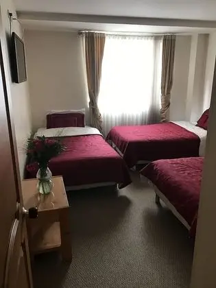 Üç Kişilik Oda