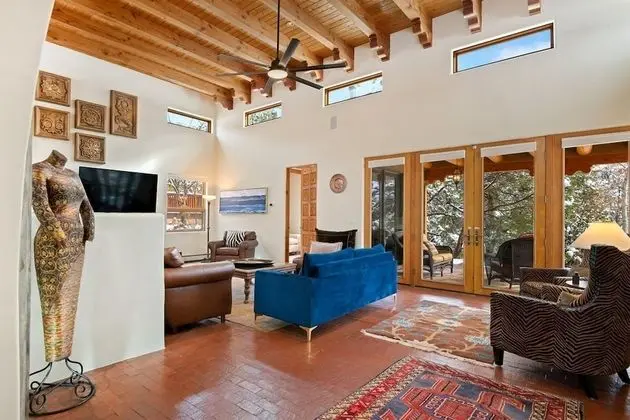 Ev (Casa Ladera - Enchanting Home, Nestle)
