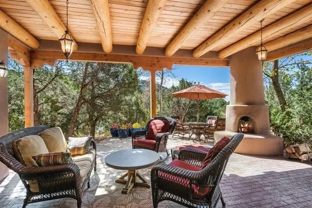 Ev (Casa Ladera - Enchanting Home, Nestle)