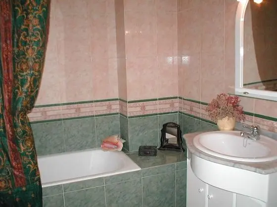 Tek Büyük Yataklı Oda (Room 1)