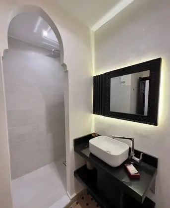 Superior Oda, 1 Büyük (Queen) Boy Yatak ve Çekyat