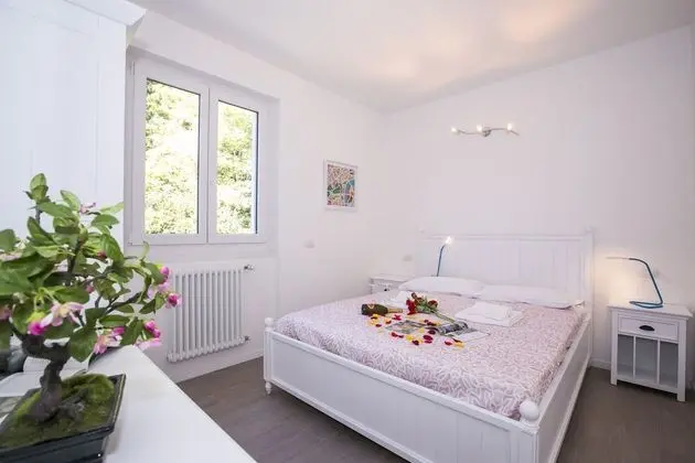 Family Apart Daire, 2 Çift Kişilik Yatak, 2 Banyolu, Dağ Yamacı (Casa Laura Apt. 6)