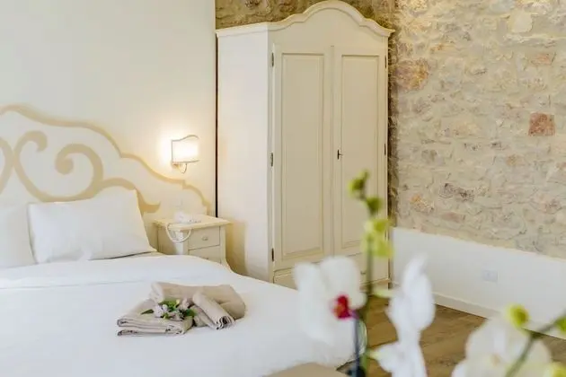 Classic Tek Büyük Yataklı Oda