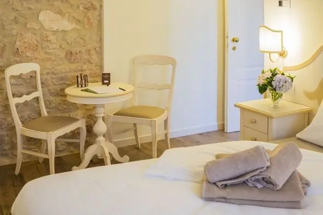 Classic Tek Büyük Yataklı Oda