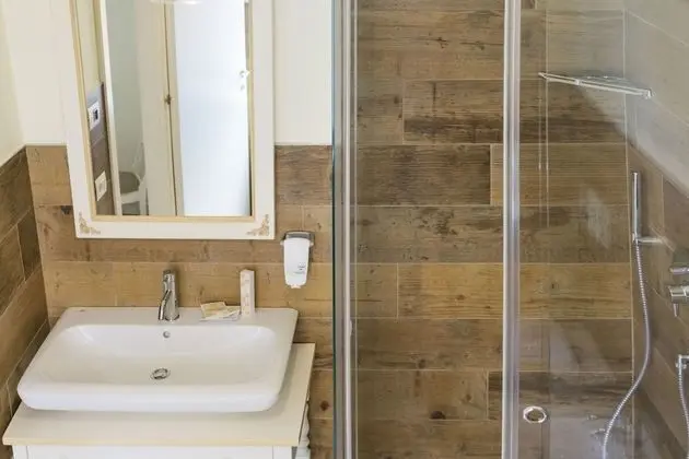 Classic Tek Büyük Yataklı Oda