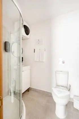 Tek Büyük Yataklı Oda, Balkon
