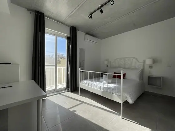 Tek Büyük Yataklı Oda, Balkon