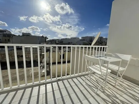 Tek Büyük Yataklı Oda, Balkon