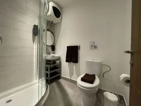 Tek Büyük Yataklı Oda, Balkon