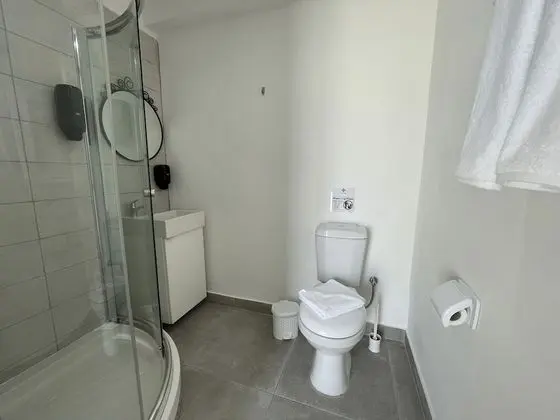 Tek Büyük Yataklı Oda, Balkon