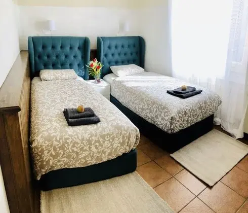 Basic Tek Büyük veya İki Ayrı Yataklı Oda