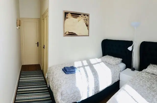 Basic Tek Büyük veya İki Ayrı Yataklı Oda