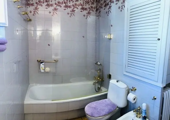 Basic Tek Büyük veya İki Ayrı Yataklı Oda