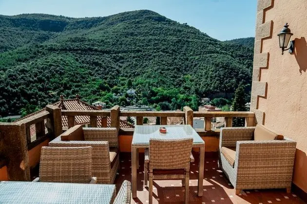 Deluxe Tek Büyük Yataklı Oda, Sigara İçilmez, Dağ Manzaralı