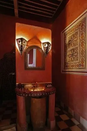 Comfort Tek Büyük veya İki Ayrı Yataklı Oda, Banyolu/Duşlu (1ér étage )