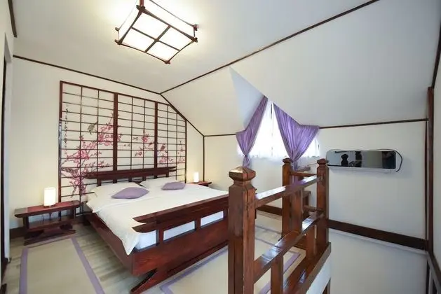 Purple suite
