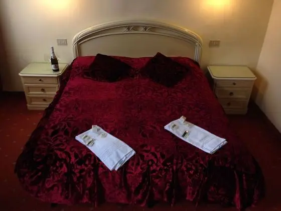 Standard Tek Büyük veya İki Ayrı Yataklı Oda