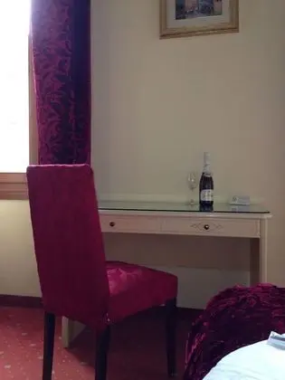 Standard Tek Büyük veya İki Ayrı Yataklı Oda, Ortak Banyo