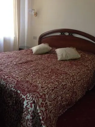 Standard Tek Büyük veya İki Ayrı Yataklı Oda, Ortak Banyo