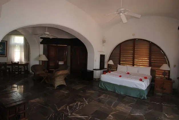 Suit King Size Bed