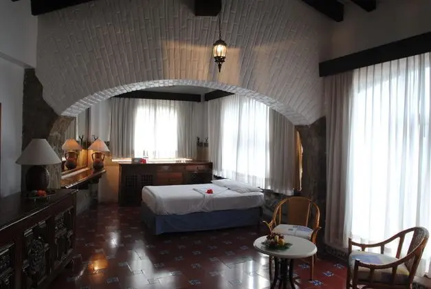 Suit King Size Bed