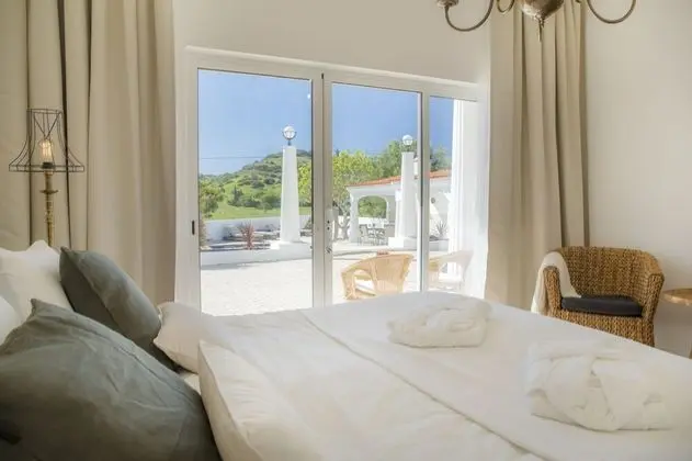 1-Deluxe Double Room, 1 Queen Bed