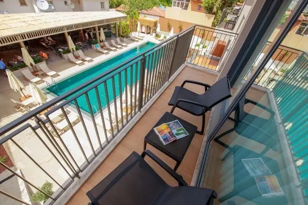 1+1 Luxury Suite, Havuz Manzaralı