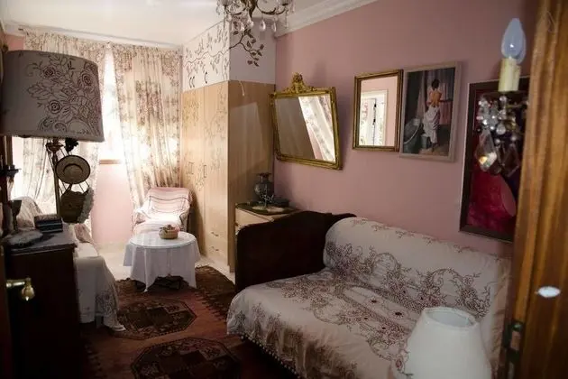 Üç Kişilik Oda, Bahçe Manzaralı