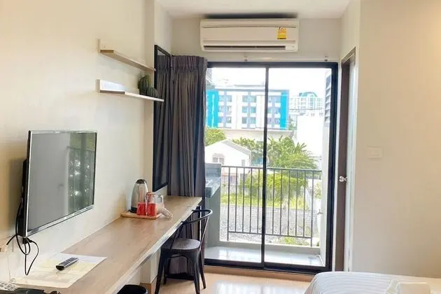 Corner King Room