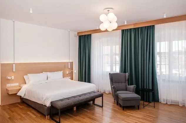 Deluxe Tek Büyük Yataklı Oda
