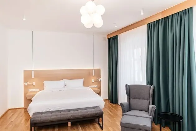 Deluxe Tek Büyük Yataklı Oda
