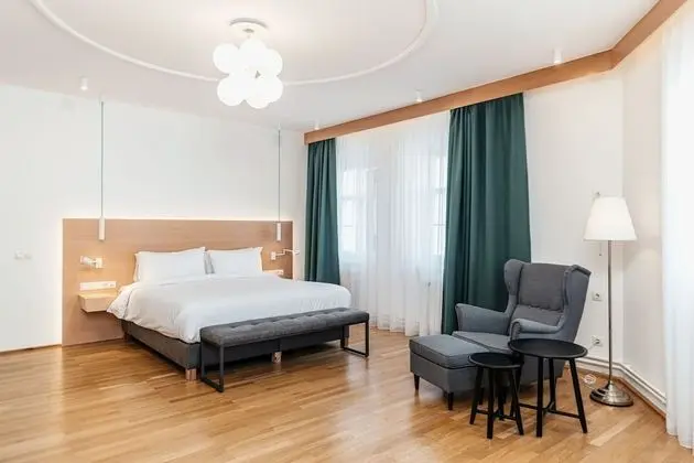 Deluxe Tek Büyük Yataklı Oda