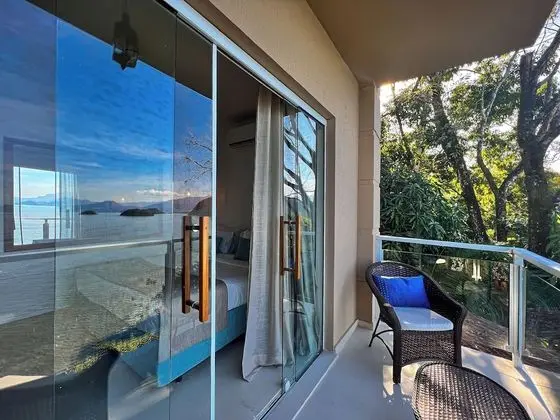 Deluxe Tek Büyük veya İki Ayrı Yataklı Oda, Jakuzi, Deniz Manzaralı