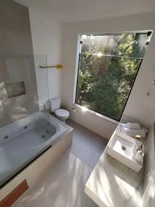 Deluxe Tek Büyük veya İki Ayrı Yataklı Oda, Jakuzi, Deniz Manzaralı