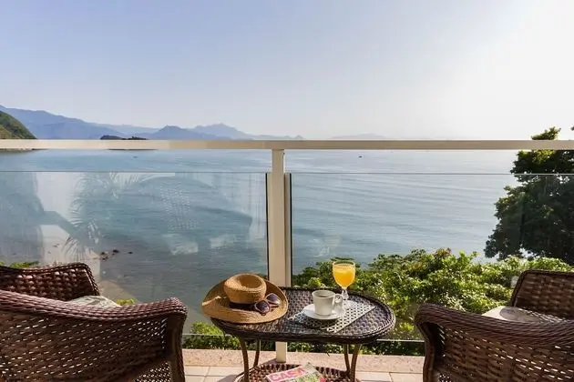 Tek Büyük veya İki Ayrı Yataklı Oda, Balkon, Deniz Manzaralı