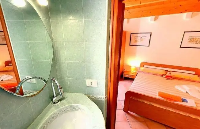 Traditional Tek Büyük Yataklı Oda
