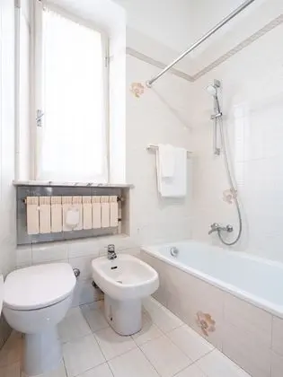 Classic Üç Kişilik Oda, Ortak Banyo