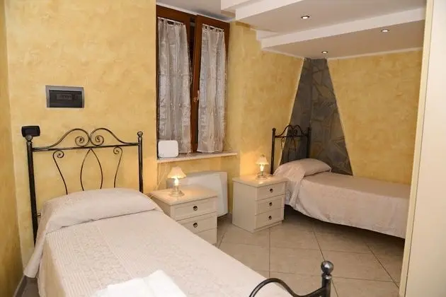 Tek Büyük Yataklı Oda, Ortak Banyo