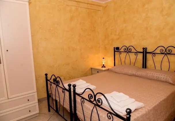 Tek Büyük Yataklı Oda, Ortak Banyo