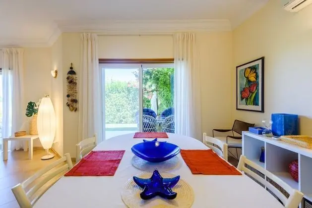 Odada yemek servisi