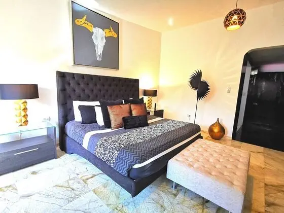 Black Diamond Suite