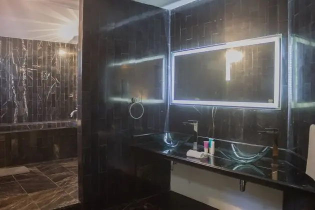 Black Diamond Suite