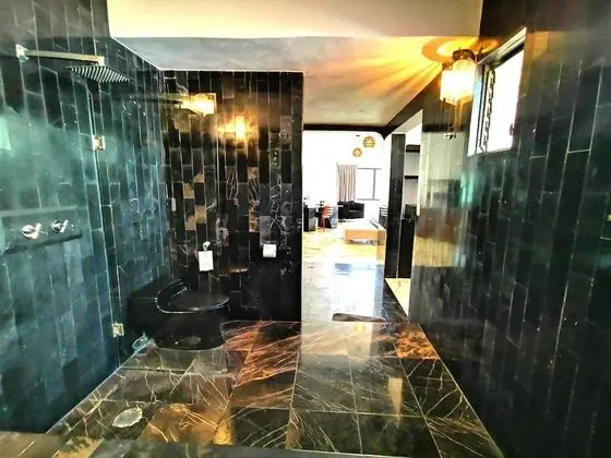 Black Diamond Suite