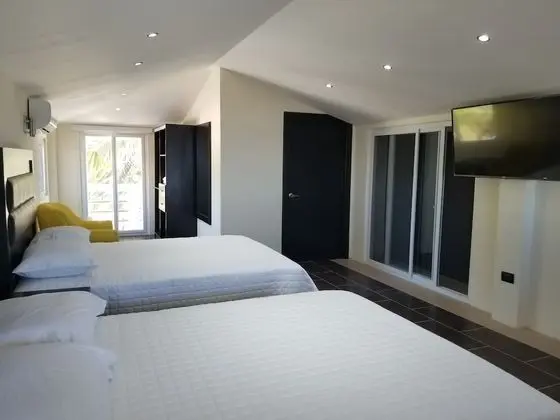 Premium Üç Kişilik Oda, 2 Yatak Odası, 2 Banyolu, Havuz Manzaralı