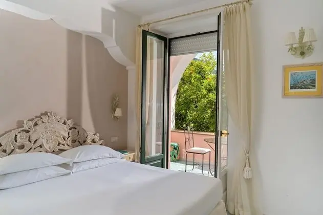 Deluxe Tek Büyük Yataklı Oda, 1 Çift Kişilik veya 2 Tek Kişilik Yatak, Balkon, Bahçe Manzaralı