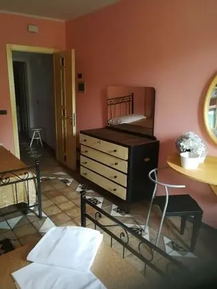 Basic Üç Kişilik Oda, Ortak Banyo (Oro)